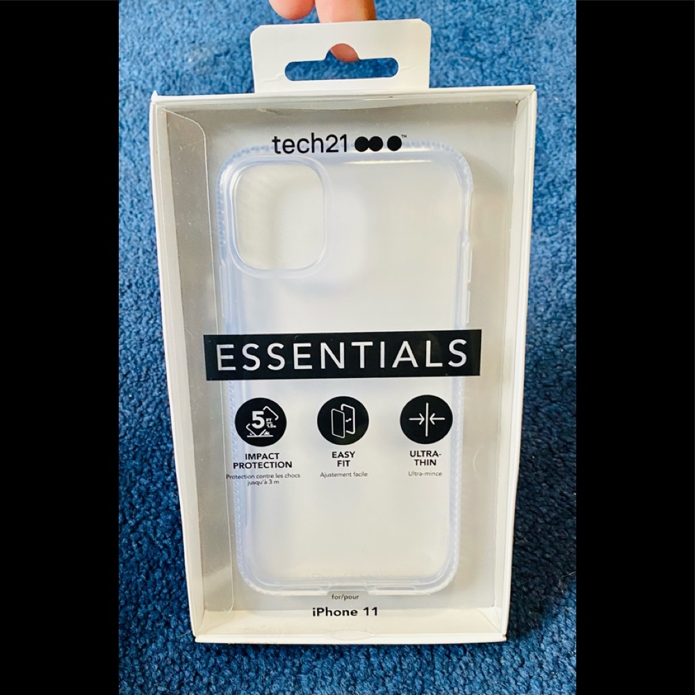 Tech21 Essentials IPhone 11 Clear Case NWT